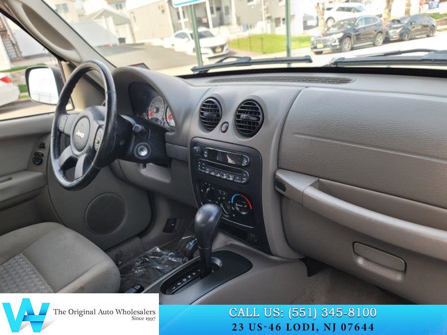 Used 2005 Jeep Liberty Sport image 12