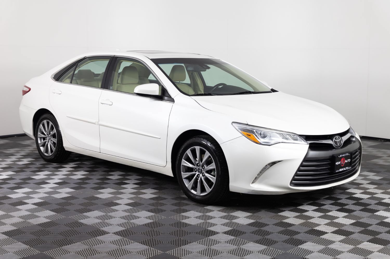 Used 2017 Toyota Camry XLE w/ Advanced Technology Package FWD image 10