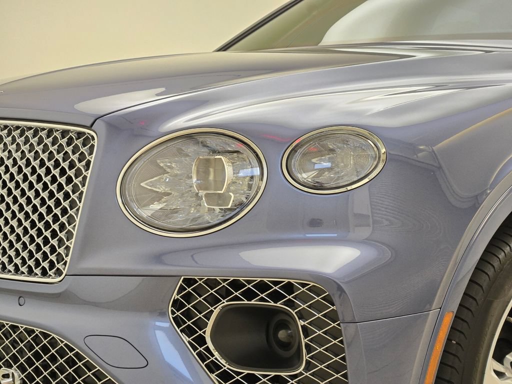 Certified 2023 Bentley Bentayga AWD/4WD image 10