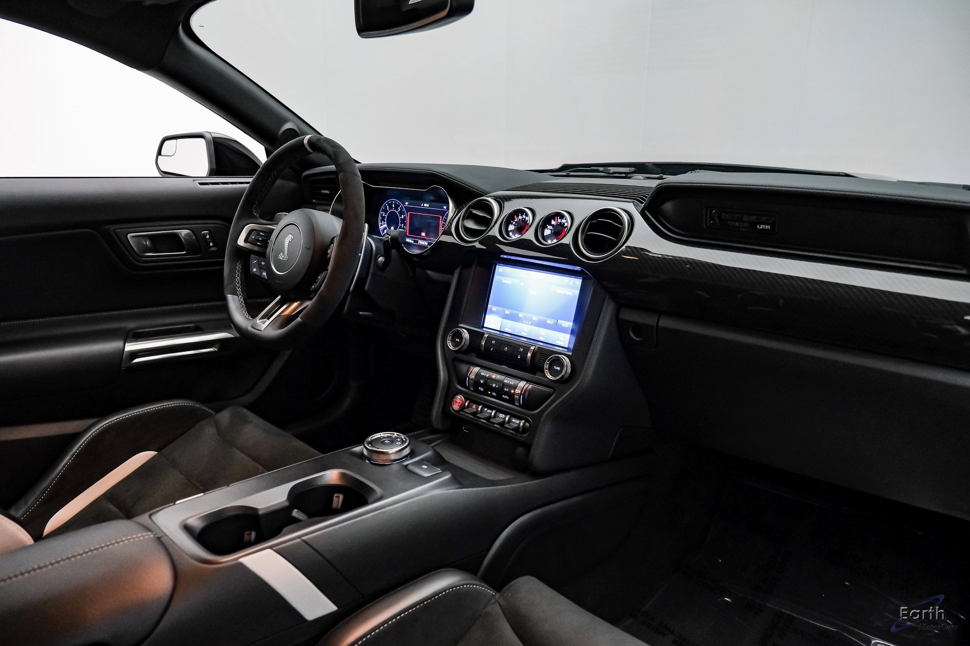 Used 2020 Ford Mustang Shelby GT500 w/ Carbon Fiber Track Pack image 41