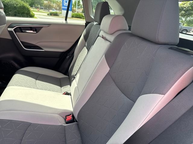 Used 2022 Toyota RAV4 XLE image 12