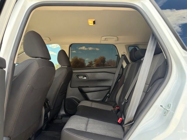 Used 2025 Nissan Rogue SV image 17