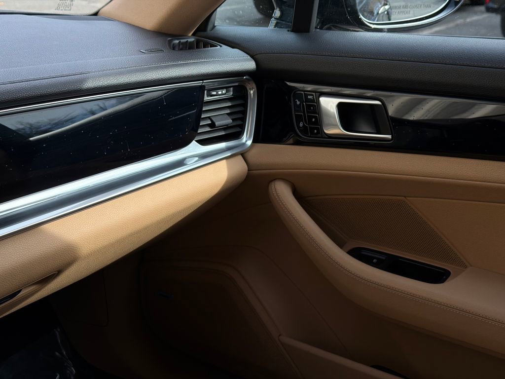 Used 2018 Porsche Panamera 4 w/ Premium Package Plus image 38