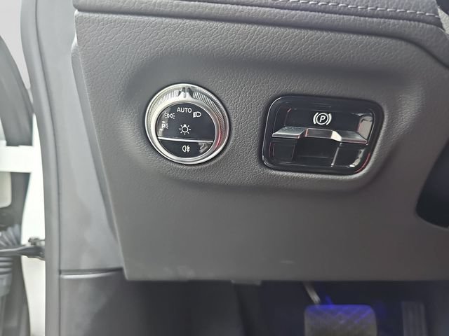 Used 2023 Mercedes-Benz EQS 450+ 4MATIC Sedan image 37