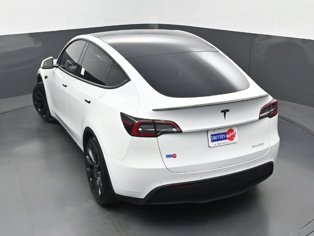 Used 2022 Tesla Model Y Performance AWD/4WD image 32
