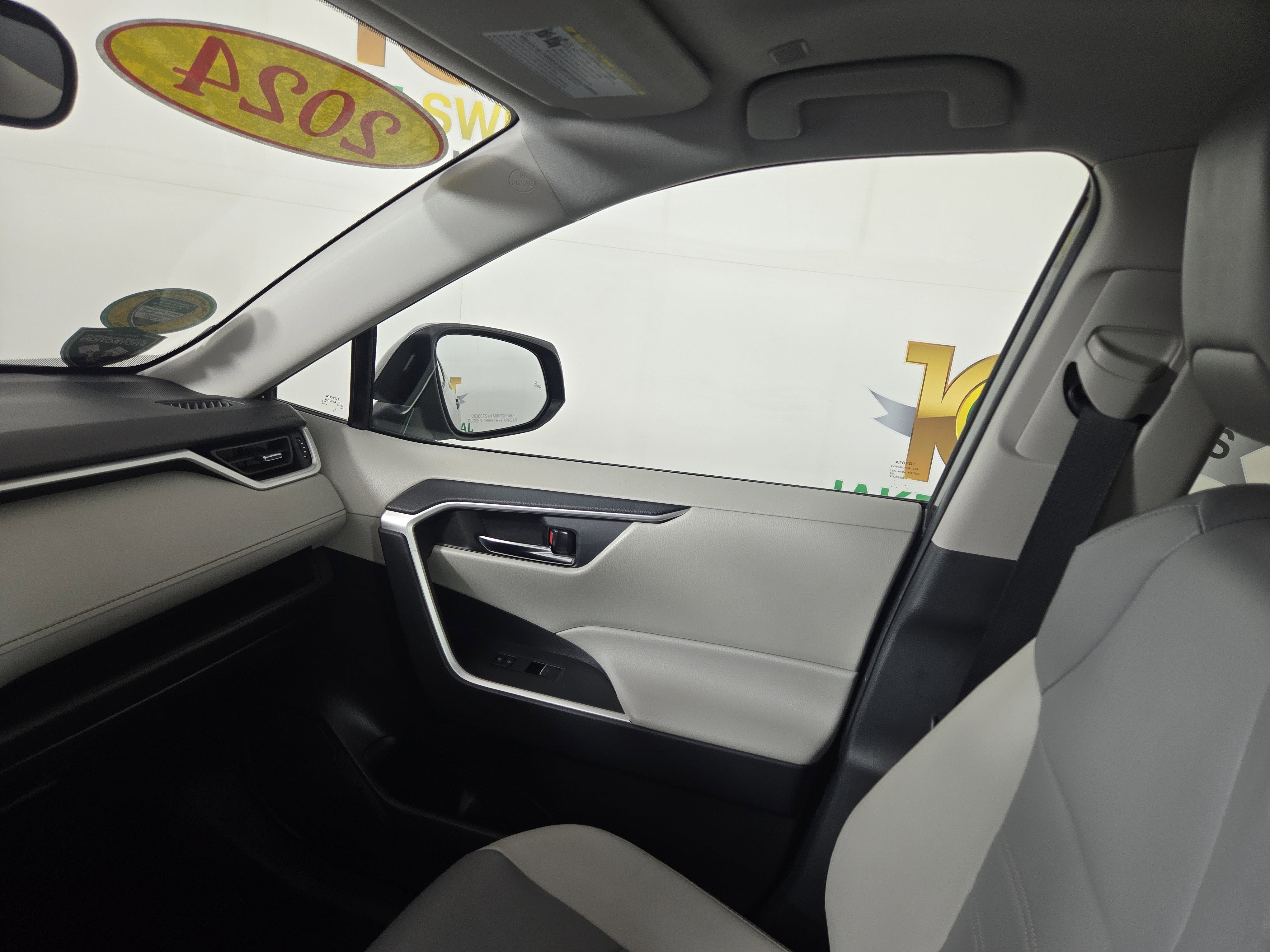 Used 2024 Toyota RAV4 XLE Premium image 24