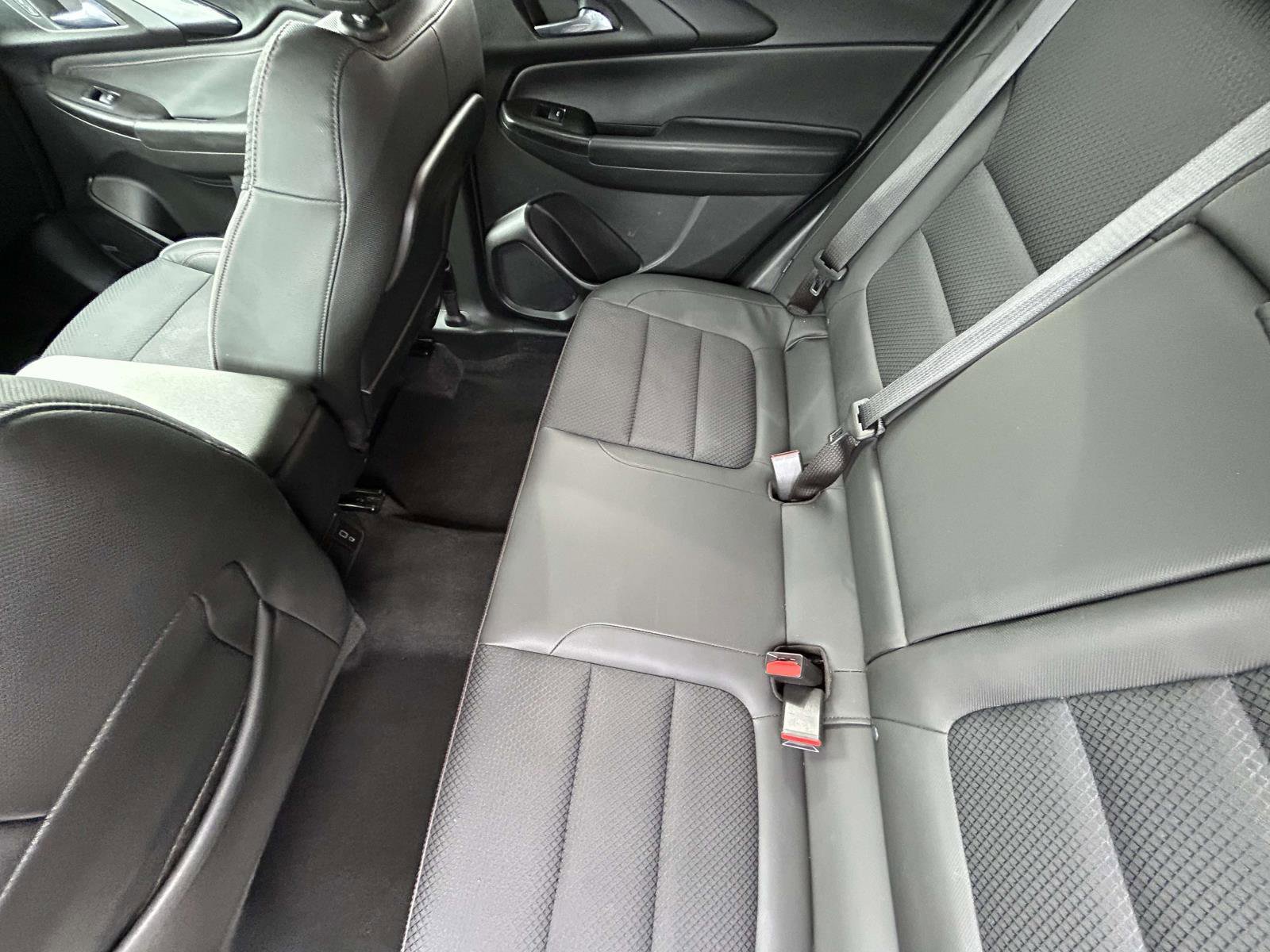 Used 2022 Chevrolet TrailBlazer RS w/ Sun and Liftgate Package image 12