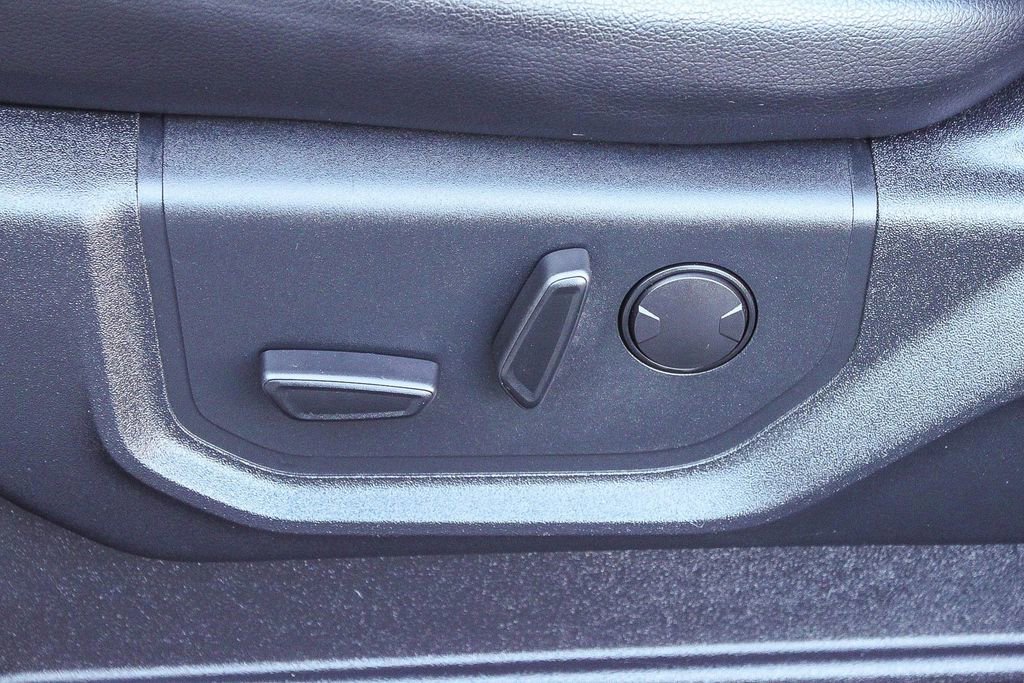 Used 2019 Ford F150 Lariat w/ Equipment Group 502A Luxury AWD/4WD image 27