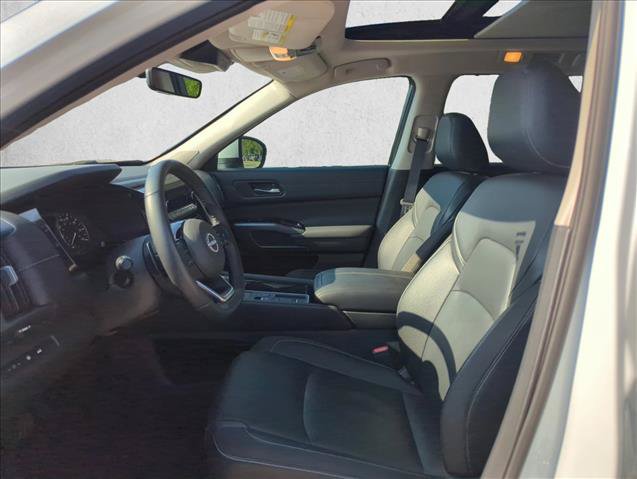 Used 2025 Nissan Pathfinder SL w/ SL Premium Package FWD image 15