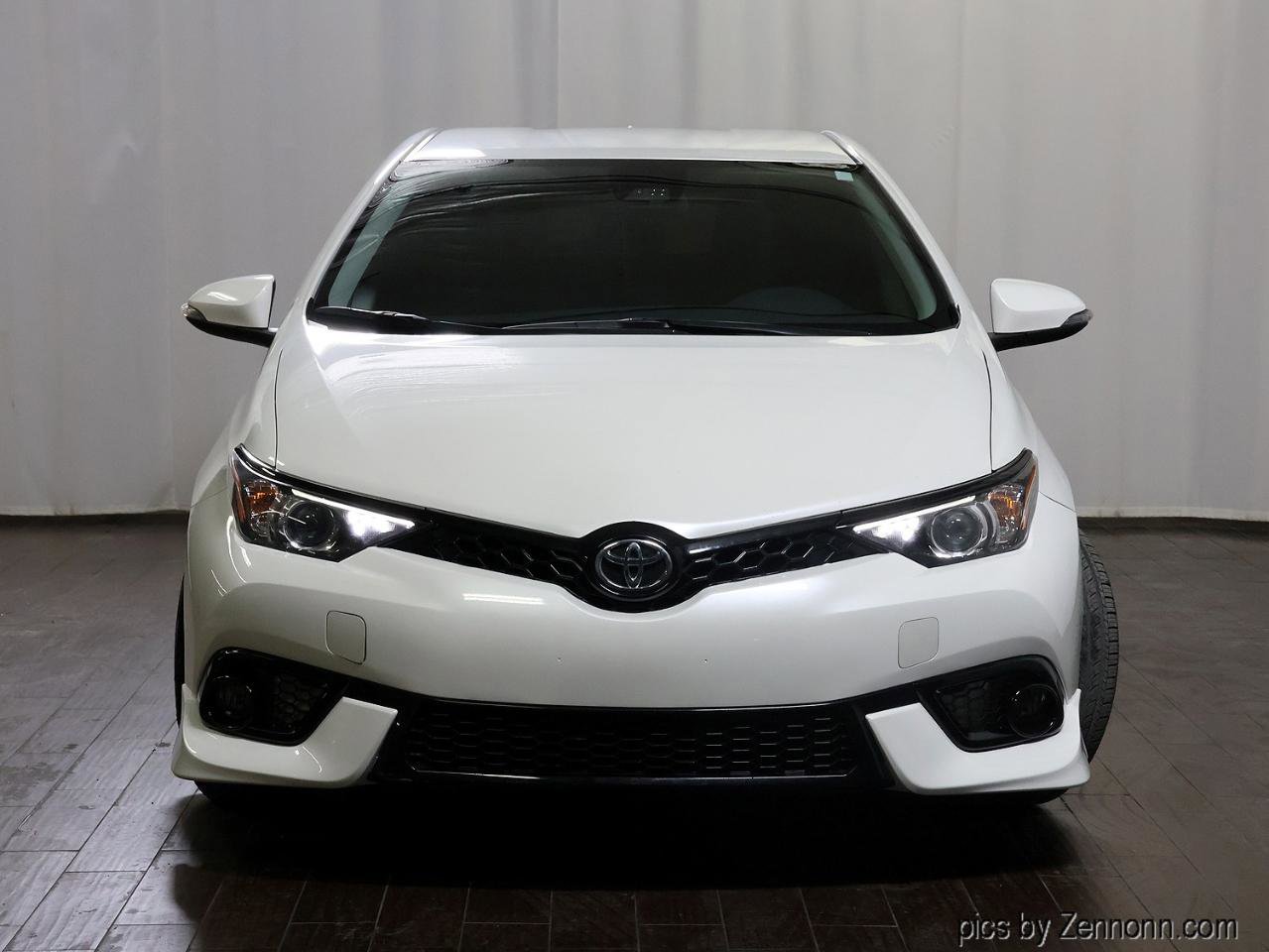 Used 2017 Toyota Corolla iM image 3