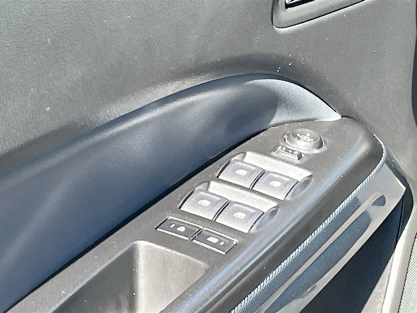 Used 2022 Chevrolet Colorado Z71 AWD/4WD image 17