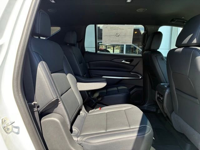New 2026 Chevrolet Traverse LT w/ Midnight/Sport Edition AWD/4WD image 19