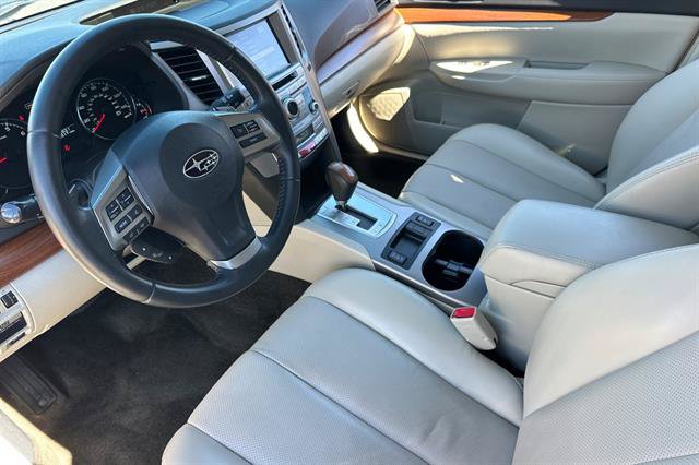 Used 2013 Subaru Outback 2.5i Limited AWD/4WD image 9