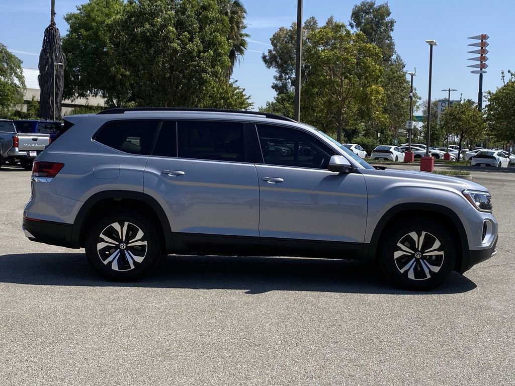 Used 2025 Volkswagen Atlas SE image 43