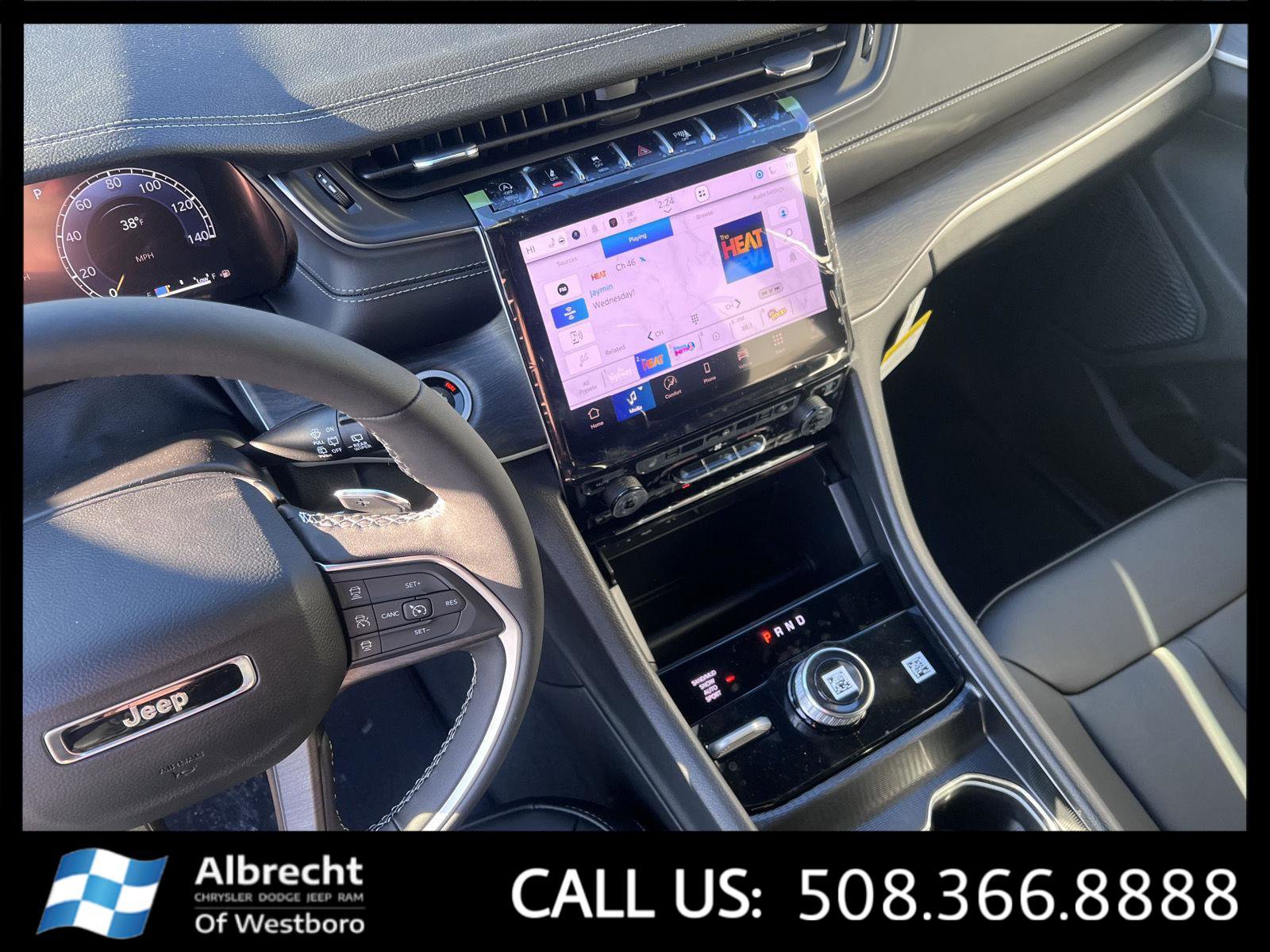 New 2025 Jeep Grand Cherokee Limited image 23