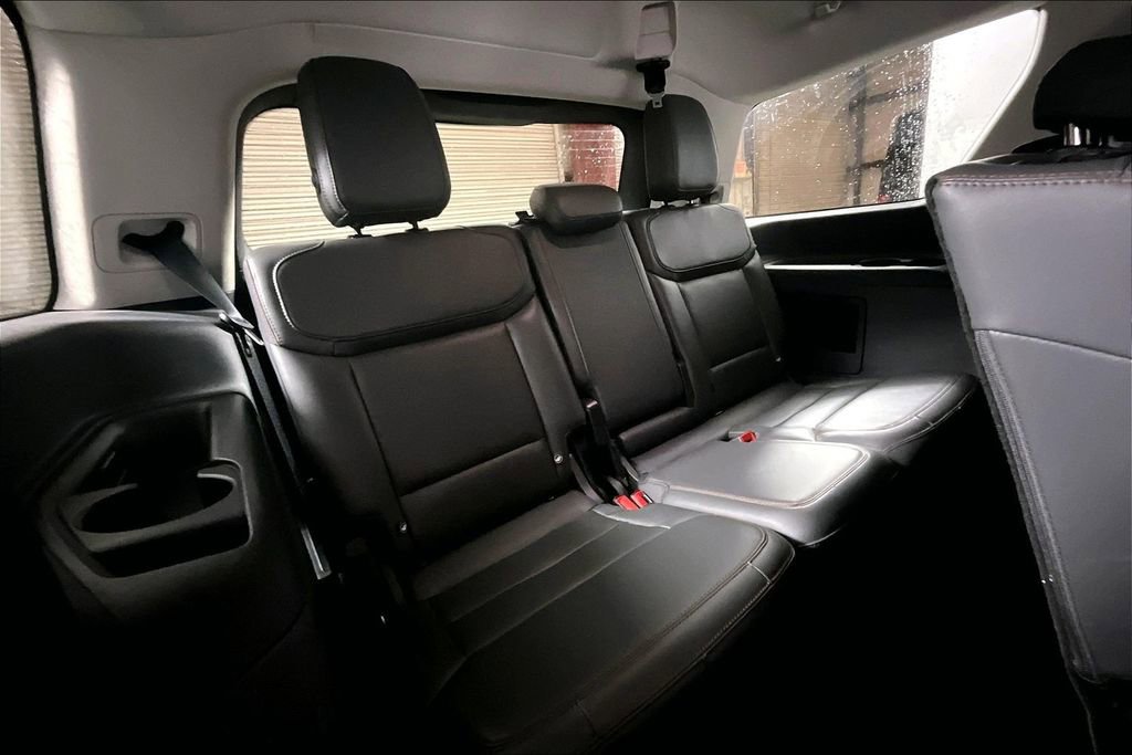 Certified 2025 Ford Expedition Active AWD/4WD image 23