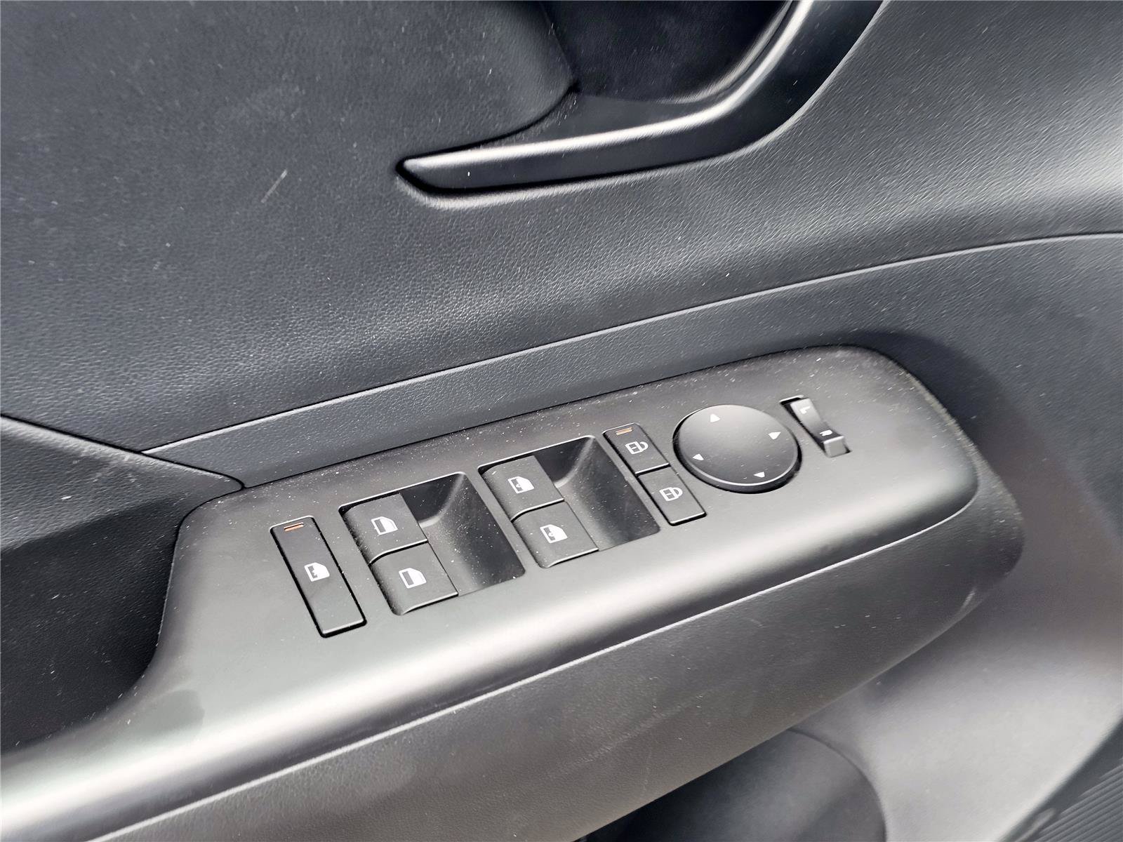 Used 2026 Hyundai Kona SEL Sport FWD image 15