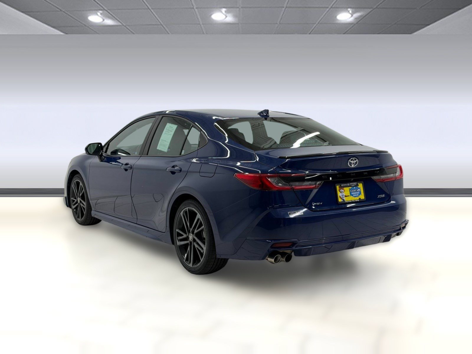 Used 2025 Toyota Camry XSE FWD image 2