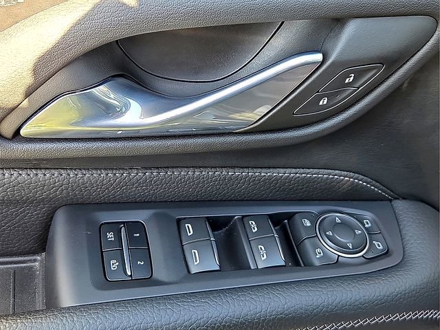 Certified 2024 GMC Yukon Denali w/ Advanced Technology Package AWD/4WD image 16