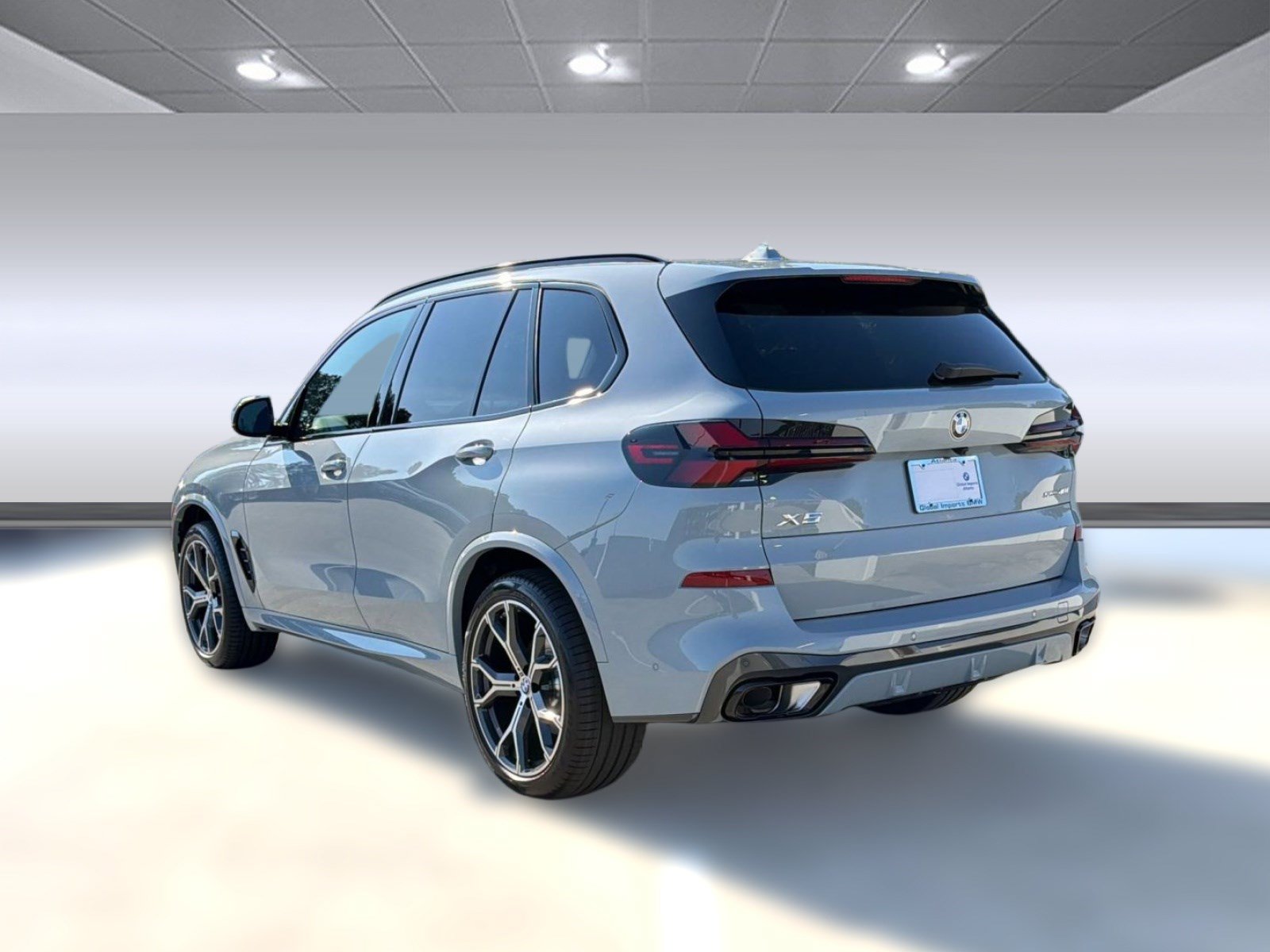 Used 2026 BMW X5 sDrive40i w/ M Sport Package RWD image 3