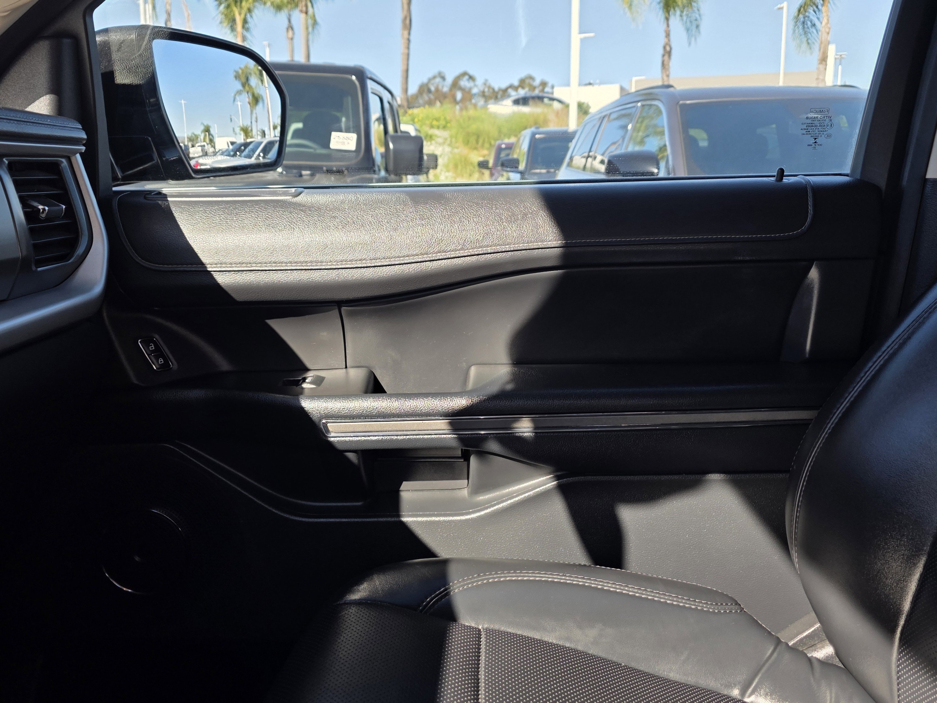 Used 2023 Ford Expedition Max XLT image 12