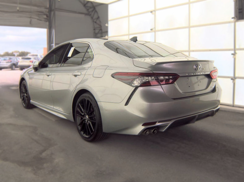 Used 2021 Toyota Camry XSE FWD image 4