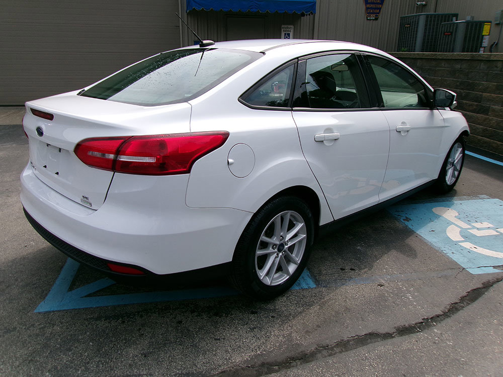 Used 2018 Ford Focus SE FWD image 6