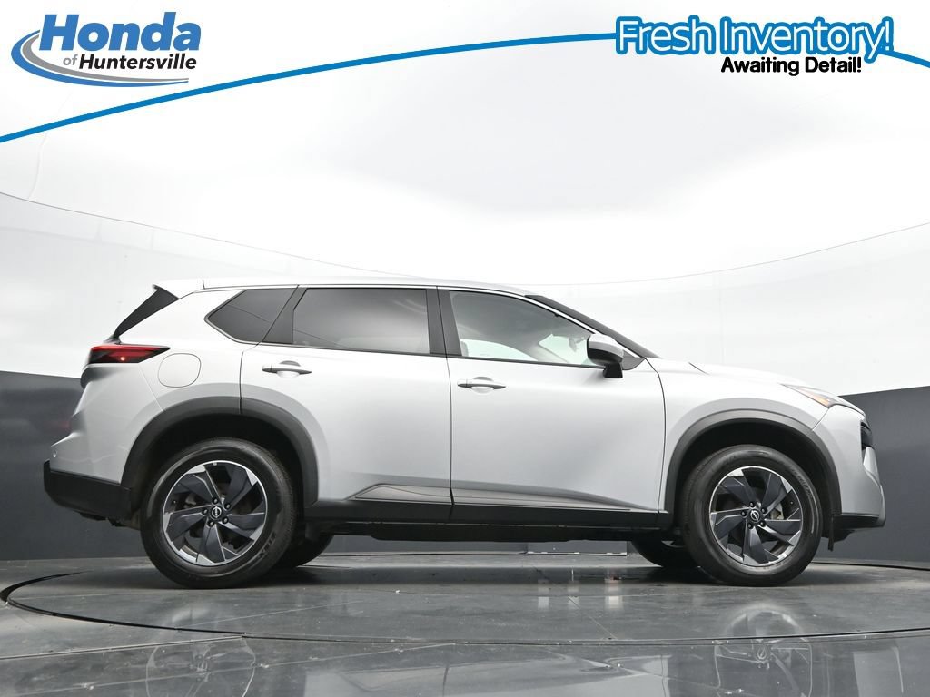 Used 2025 Nissan Rogue SV FWD image 35