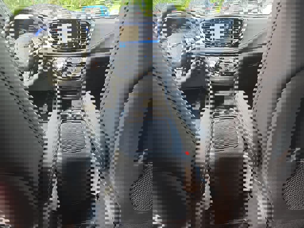 New 2026 Chrysler Pacifica Limited w/ S Appearance Package image 15