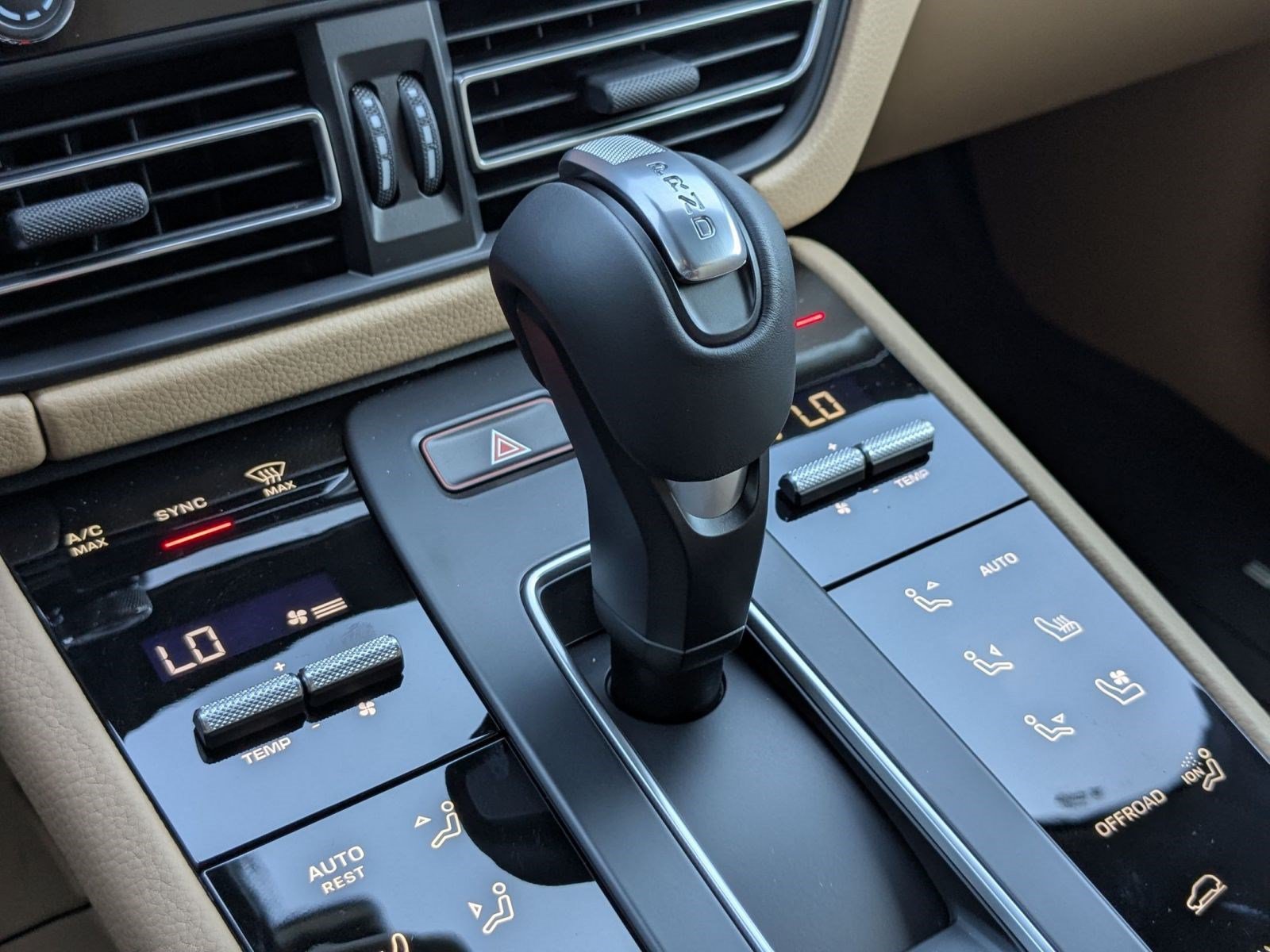 Certified 2026 Porsche Macan AWD/4WD image 20