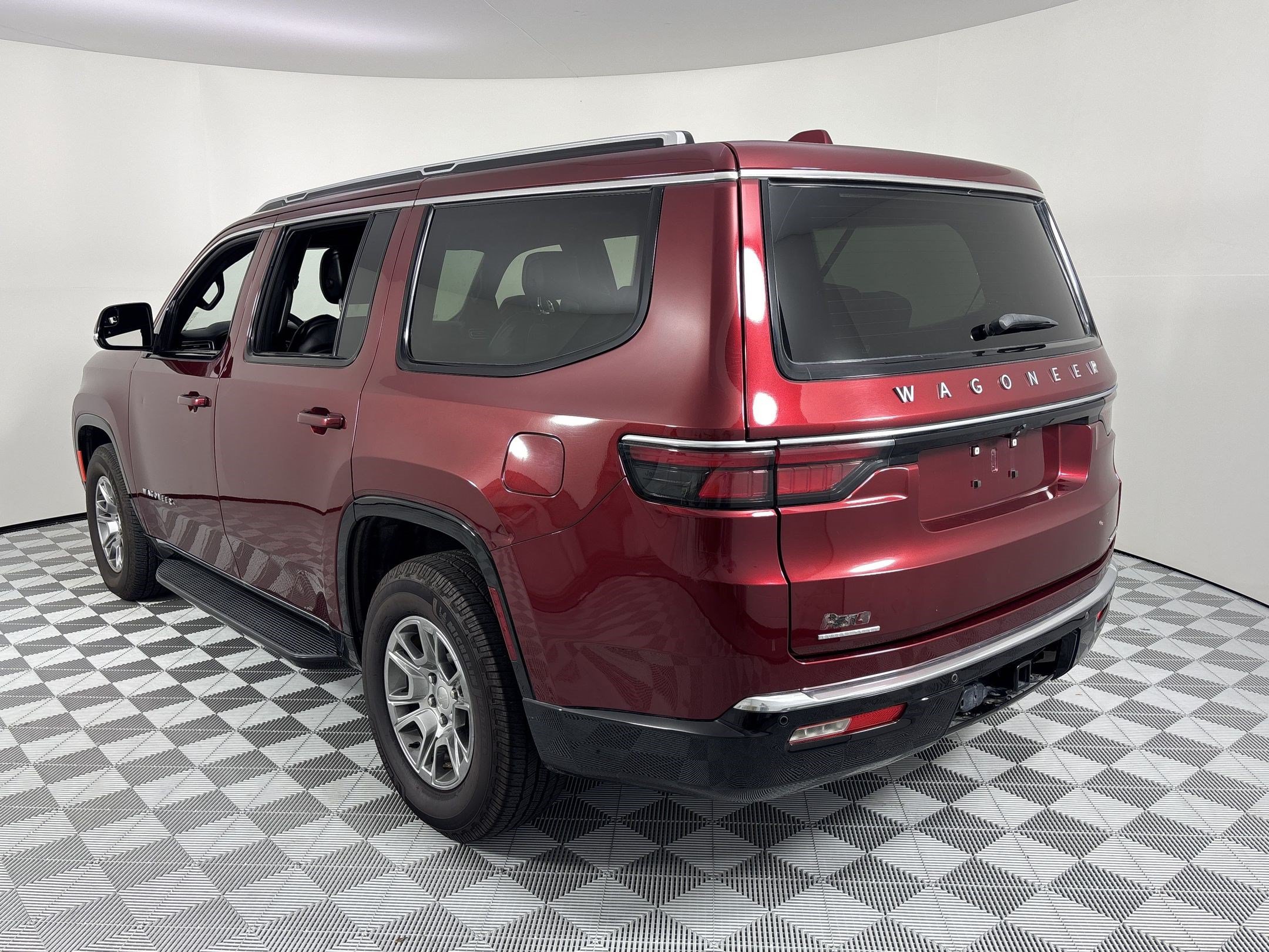 Used 2022 Jeep Wagoneer Series I AWD/4WD image 3