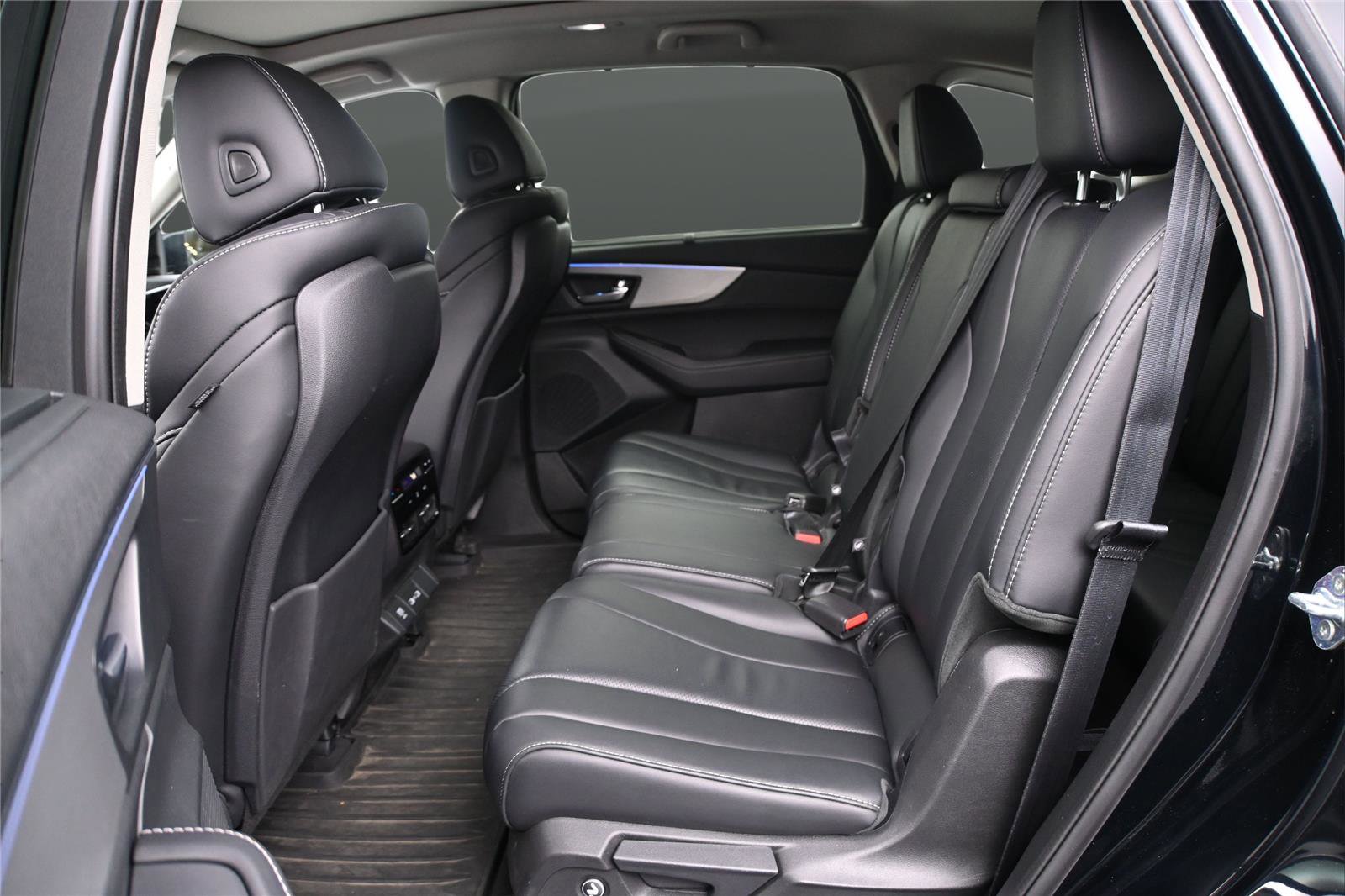 Certified 2024 Acura MDX SH-AWD w/ Technology Package image 6