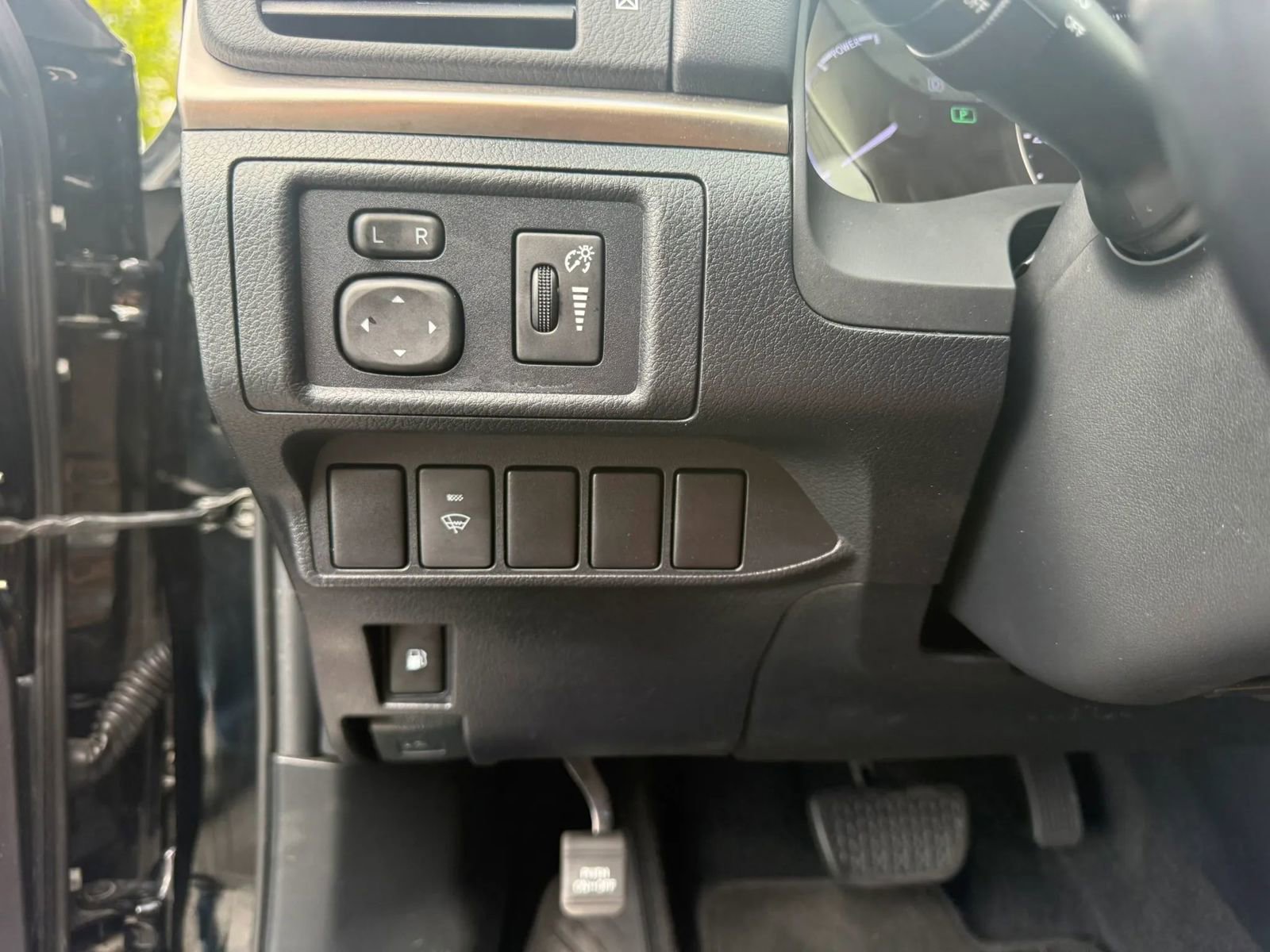 Used 2015 Lexus CT 200h FWD image 16