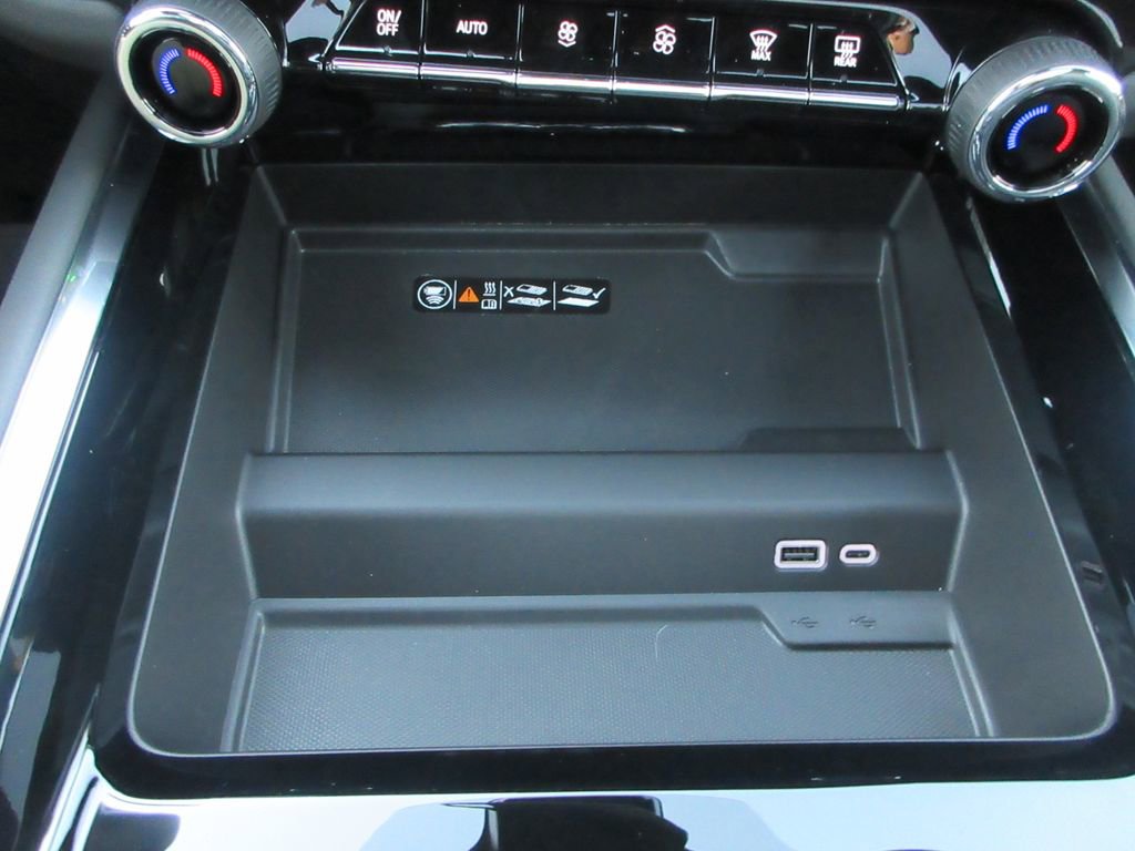 New 2026 Chevrolet Suburban Premier w/ Sun And Tow Package image 32