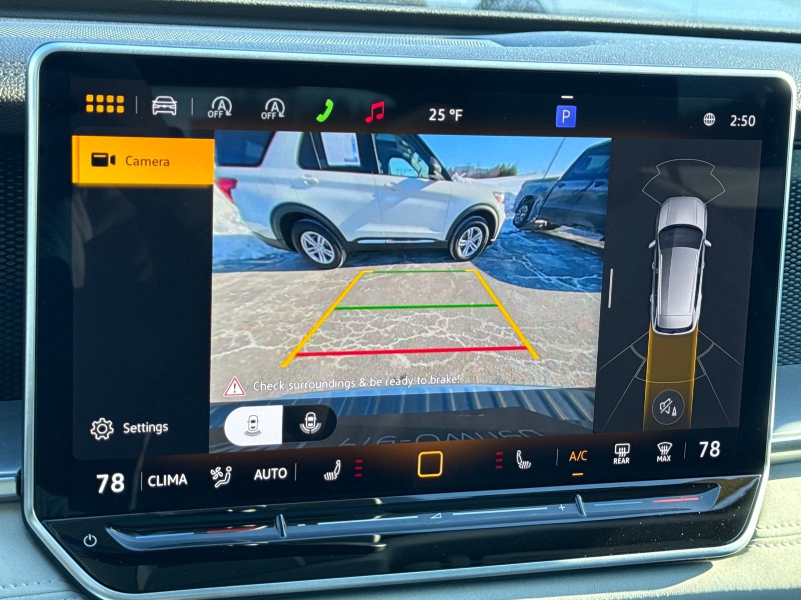 Used 2025 Volkswagen Tiguan SE image 33