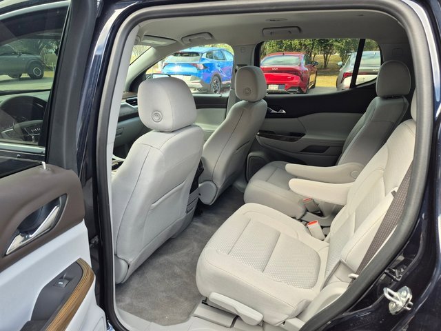 Used 2022 GMC Acadia SLE w/ Driver Convenience Package image 13