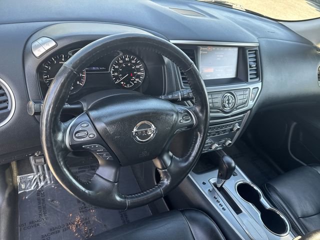 Used 2020 Nissan Pathfinder SL image 17