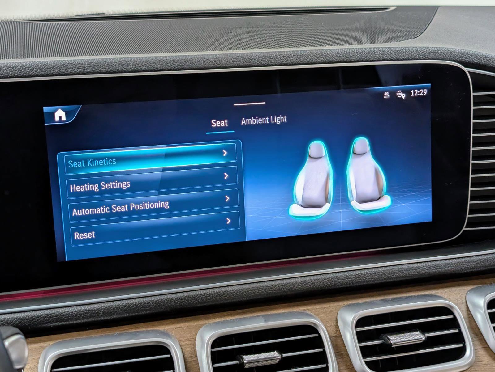 Used 2024 Mercedes-Benz GLE 350 4MATIC w/ AMG Line Exterior image 41