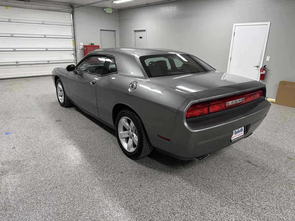 Used 2011 Dodge Challenger RWD image 5