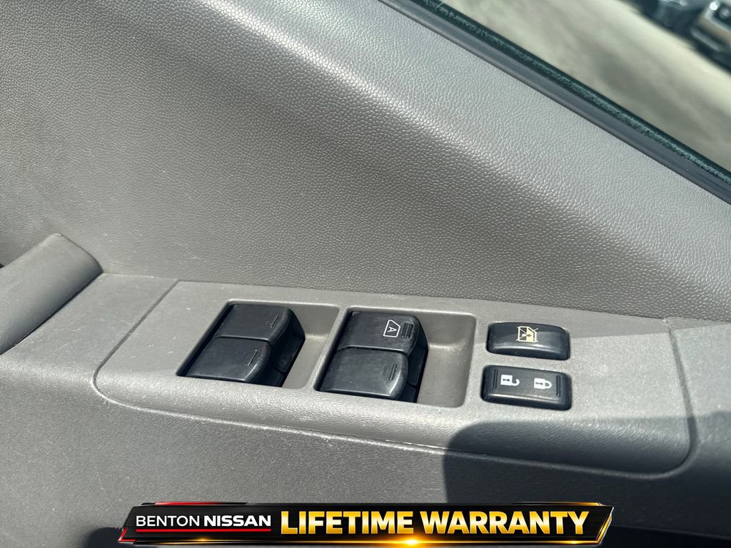 Used 2016 Nissan Frontier SV image 12