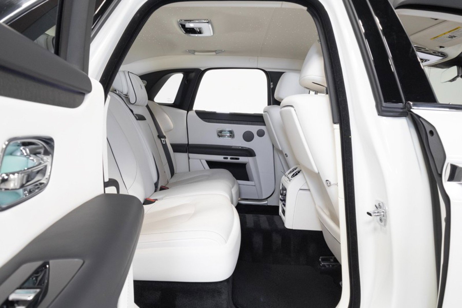 Used 2022 Rolls-Royce Ghost w/ Ghost Package AWD/4WD image 68