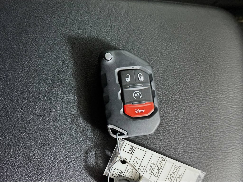 New 2025 Jeep Gladiator Sport AWD/4WD image 20