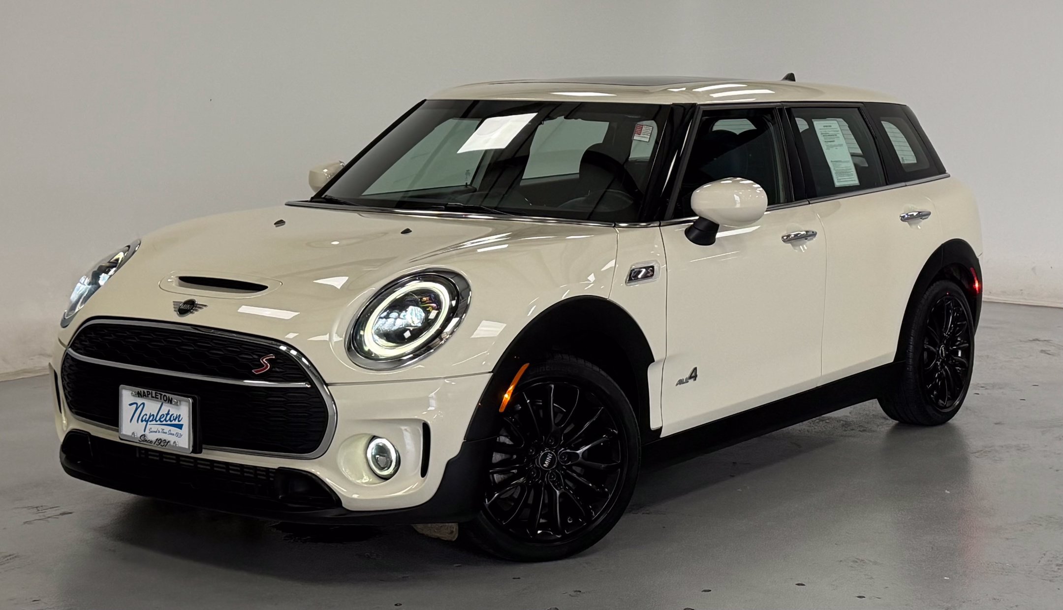 Used 2022 MINI Cooper Clubman S w/ Signature Upholstery Package AWD/4WD image 1