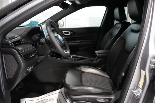 Used 2022 Jeep Compass Altitude image 13