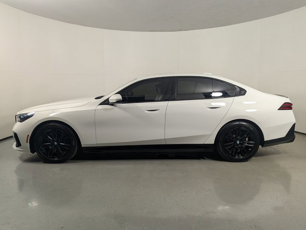 Used 2024 BMW 530i w/ M Sport Package image 4