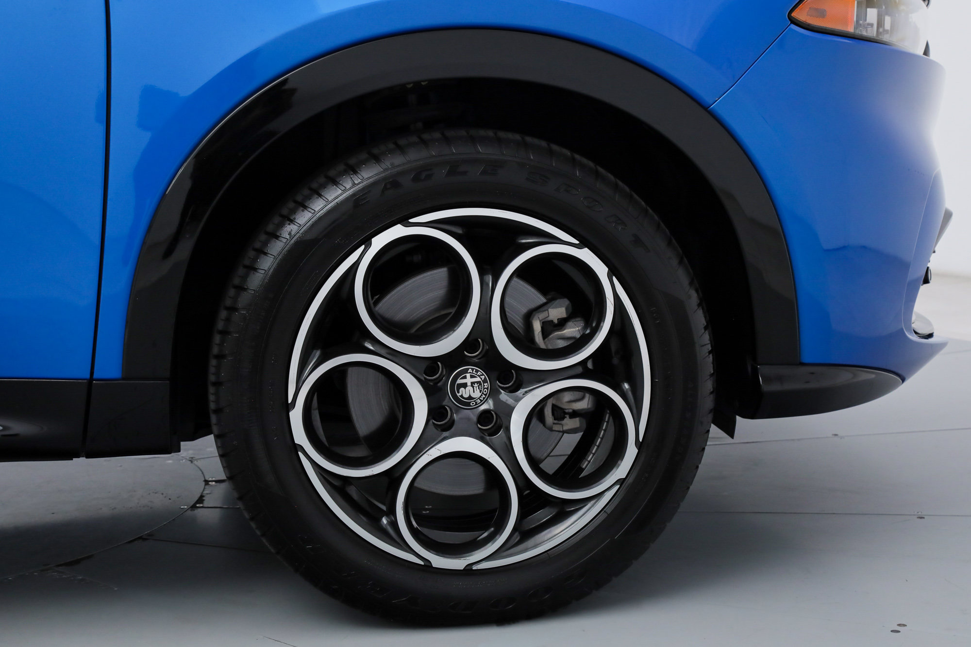 New 2025 Alfa Romeo Tonale w/ Premium Package AWD/4WD image 20