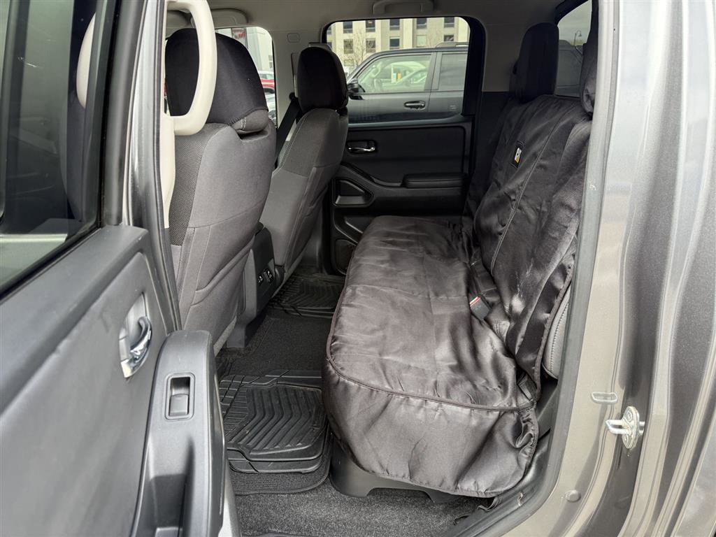 Used 2022 Nissan Frontier SV image 11