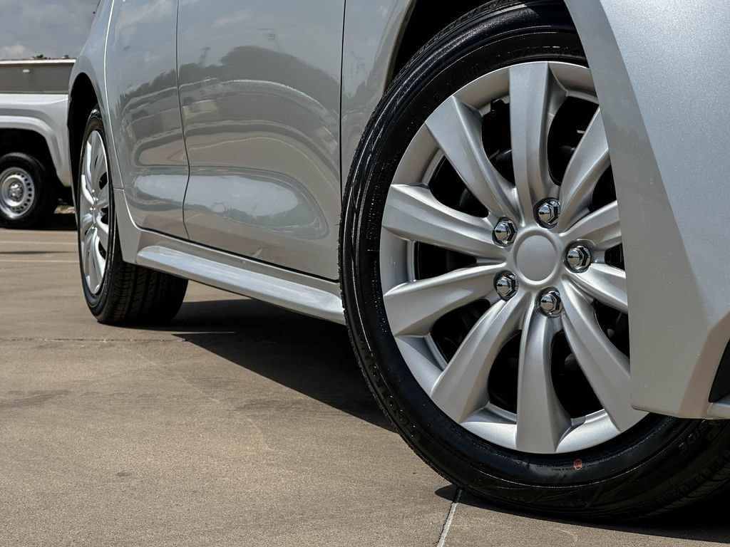 Certified 2025 Toyota Corolla LE FWD image 9