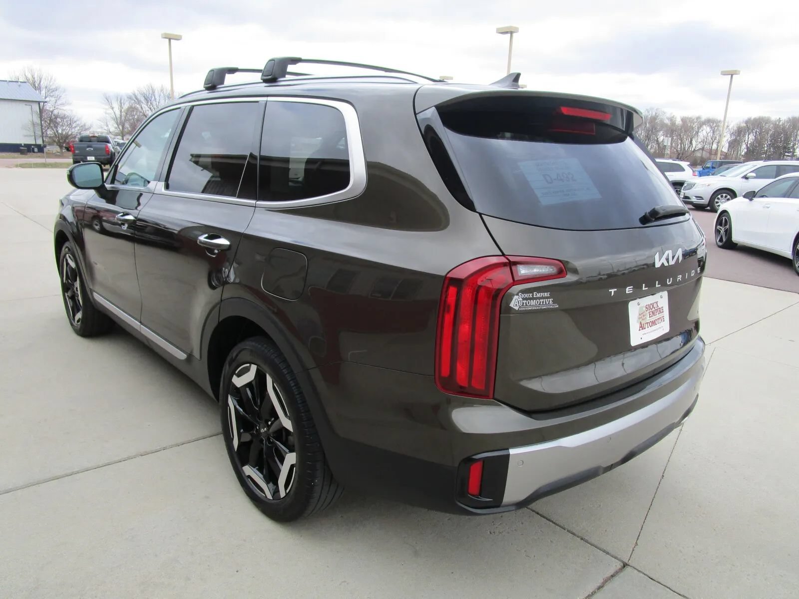 Used 2025 Kia Telluride S AWD/4WD image 7