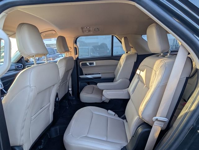 Used 2022 Ford Explorer XLT w/ Equipment Group 202A image 7